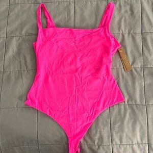 *NWT* SKIMS Fits Everybody Bodysuit Neon Pink